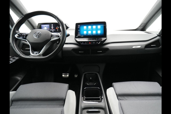 Volkswagen ID.3 First Max 58 kWh 204pk Trekhaak Navigatie Camera Stoelverwarming Side ass. ARGON