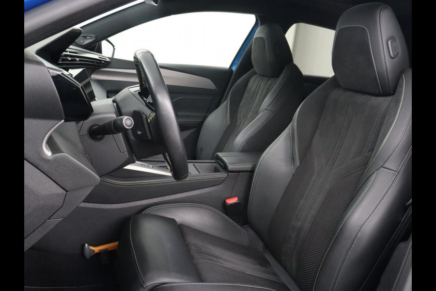 Peugeot 308 1.6 PHEV 225 GT | Panoramadak | Stoelverwarming | 360 Camera | Focal Sound | Adaptive cruise | Matrix LED | Keyless | Carplay | Navigatie | Leder/Alcantara | Dodehoek detectie | Plug In