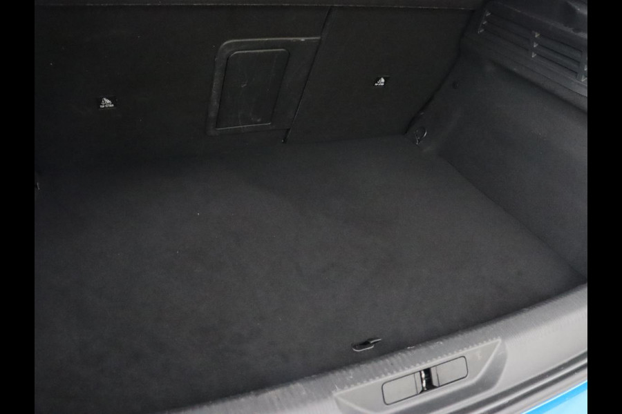 Peugeot 308 1.6 PHEV 225 GT | Panoramadak | Stoelverwarming | 360 Camera | Focal Sound | Adaptive cruise | Matrix LED | Keyless | Carplay | Navigatie | Leder/Alcantara | Dodehoek detectie | Plug In