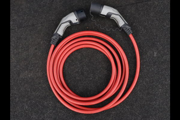 Peugeot 308 1.6 PHEV 225 GT | Panoramadak | Stoelverwarming | 360 Camera | Focal Sound | Adaptive cruise | Matrix LED | Keyless | Carplay | Navigatie | Leder/Alcantara | Dodehoek detectie | Plug In