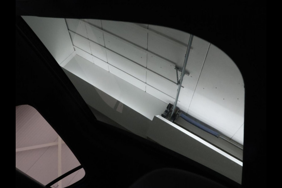 Peugeot 308 1.6 PHEV 225 GT | Panoramadak | Stoelverwarming | 360 Camera | Focal Sound | Adaptive cruise | Matrix LED | Keyless | Carplay | Navigatie | Leder/Alcantara | Dodehoek detectie | Plug In