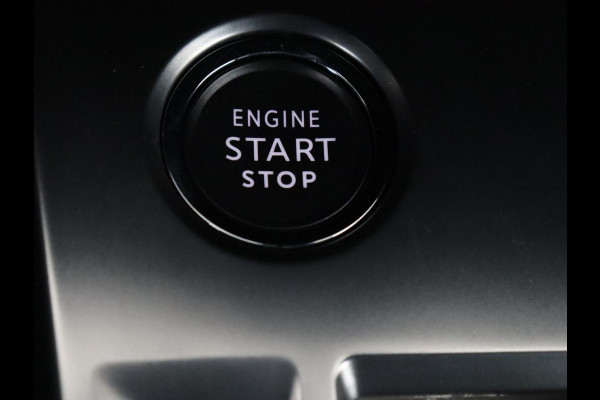 Peugeot 308 1.6 PHEV 225 GT | Panoramadak | Stoelverwarming | 360 Camera | Focal Sound | Adaptive cruise | Matrix LED | Keyless | Carplay | Navigatie | Leder/Alcantara | Dodehoek detectie | Plug In