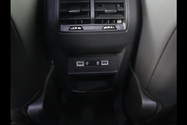Peugeot 308 1.6 PHEV 225 GT | Panoramadak | Stoelverwarming | 360 Camera | Focal Sound | Adaptive cruise | Matrix LED | Keyless | Carplay | Navigatie | Leder/Alcantara | Dodehoek detectie | Plug In