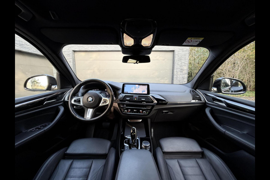 BMW X3 xDrive20i High Executive M-sport | Leren bekleding | Head-up display | Stoelverwarming | Cruise & climate control | Dodehoek en