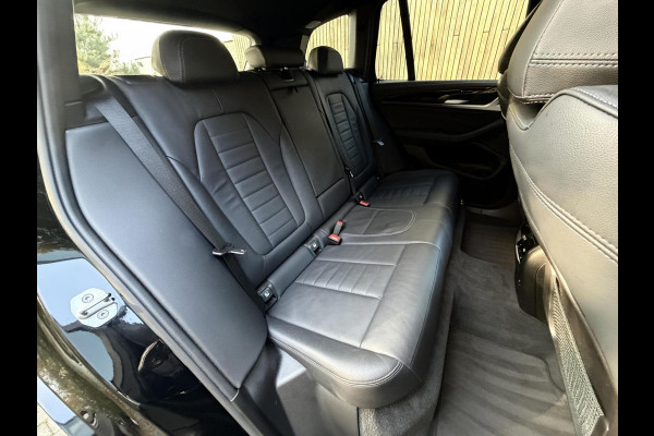 BMW X3 xDrive20i High Executive M-sport | Leren bekleding | Head-up display | Stoelverwarming | Cruise & climate control | Dodehoek en