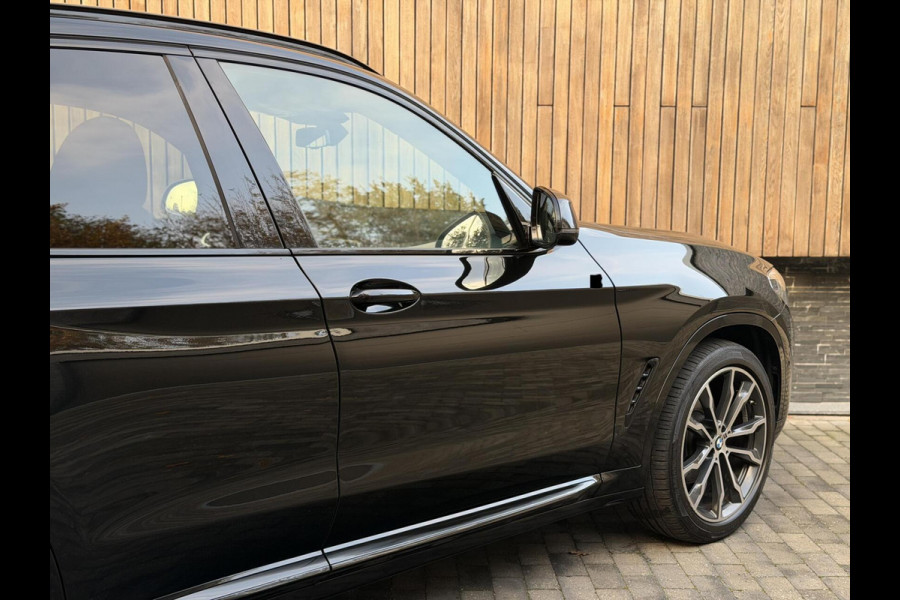 BMW X3 xDrive20i High Executive M-sport | Leren bekleding | Head-up display | Stoelverwarming | Cruise & climate control | Dodehoek en