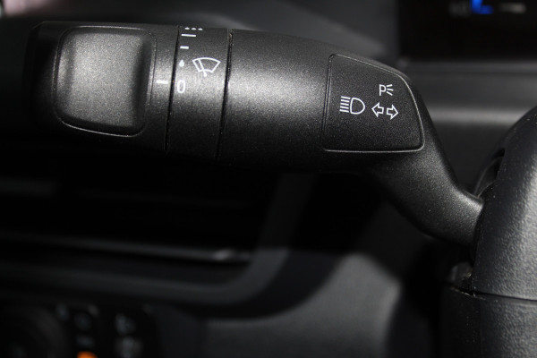 Ford Transit Custom 320 2.0-136 pk TDCI L1H1 Trend. Fabr. garantie tot 09-2028. Adaptive Cruise Control, Navigatie, Camera, PDC V+A, Apple Carplay/Android auto, LED verl., Laadruimte bekleed, Bijrijdersbank, Spiegel-, stoel en voorraamverw. etc.