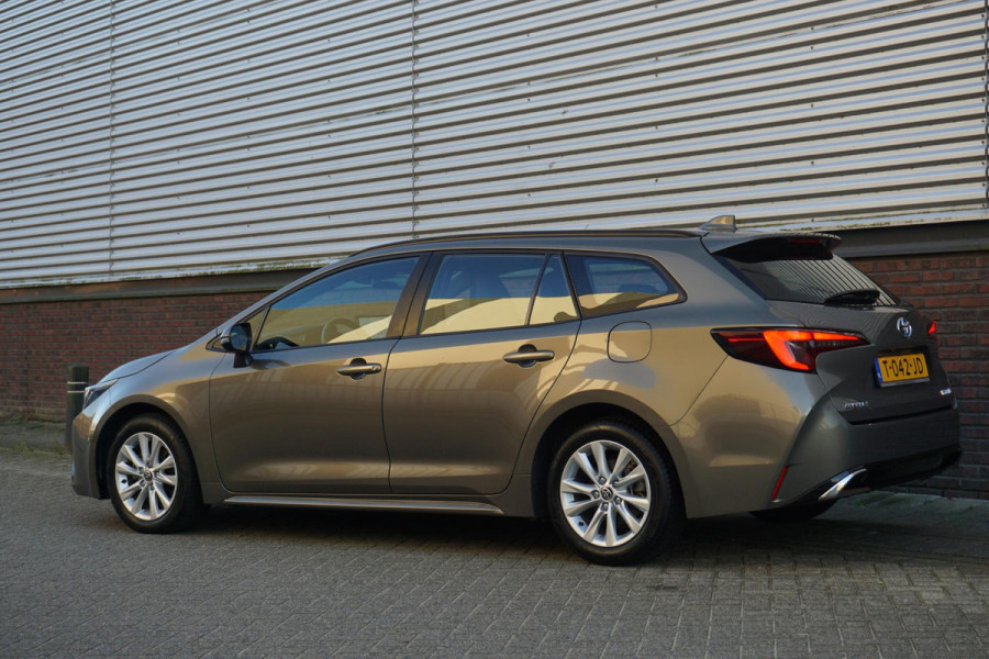 Toyota Corolla Touring Sports Hybrid 140 Active/NL.Auto/Digi-Dashboard/LED/Navi/ All-Season banden.