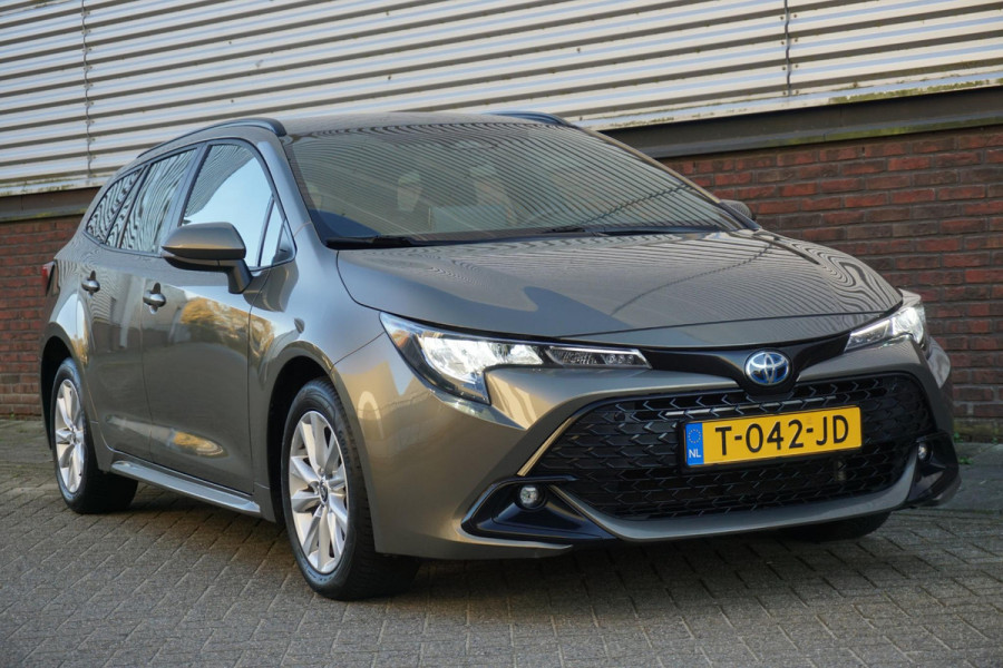 Toyota Corolla Touring Sports Hybrid 140 Active/NL.Auto/Digi-Dashboard/LED/Navi/ All-Season banden.