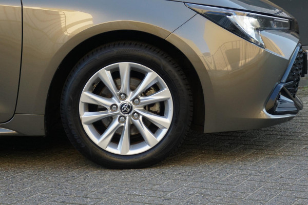 Toyota Corolla Touring Sports Hybrid 140 Active/NL.Auto/Digi-Dashboard/LED/Navi/ All-Season banden.