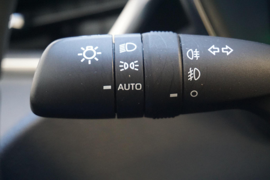 Toyota Corolla Touring Sports Hybrid 140 Active/NL.Auto/Digi-Dashboard/LED/Navi/ All-Season banden.