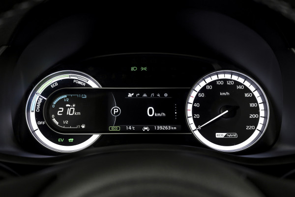 Kia Niro 1.6 GDi Hybrid 105 PK ExecutiveLine - Automaat | Adapt. Cruise | Stuur-+stoelverw. + Ventilatie | Elek. Stoel | PDC | Camera | NAV + App. Connect | ECC | Afn. Trekhaak | LM 18" |