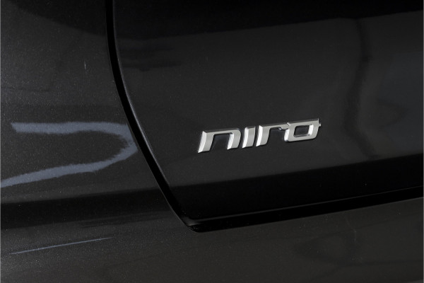 Kia Niro 1.6 GDi Hybrid 105 PK ExecutiveLine - Automaat | Adapt. Cruise | Stuur-+stoelverw. + Ventilatie | Elek. Stoel | PDC | Camera | NAV + App. Connect | ECC | Afn. Trekhaak | LM 18" |