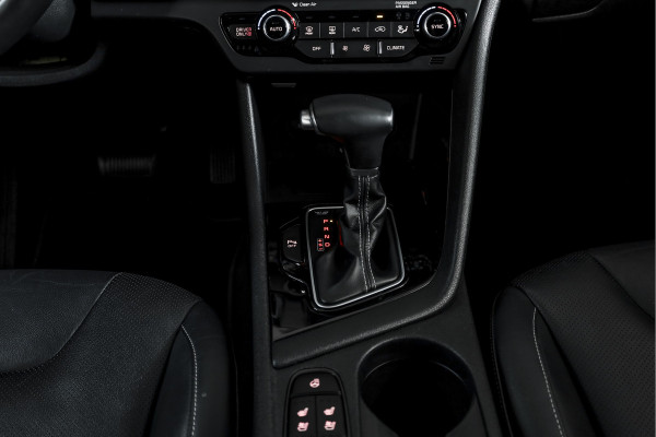Kia Niro 1.6 GDi Hybrid 105 PK ExecutiveLine - Automaat | Adapt. Cruise | Stuur-+stoelverw. + Ventilatie | Elek. Stoel | PDC | Camera | NAV + App. Connect | ECC | Afn. Trekhaak | LM 18" |