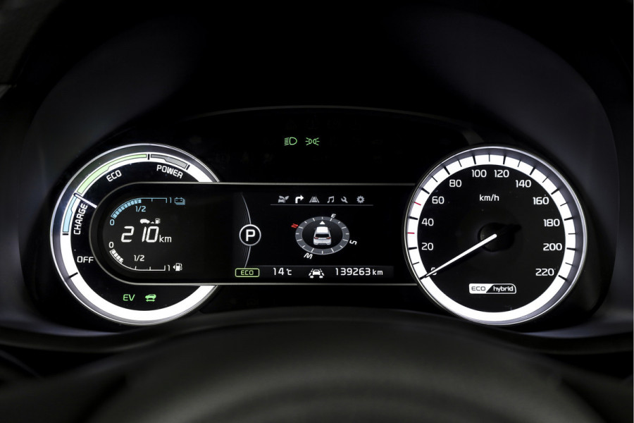 Kia Niro 1.6 GDi Hybrid 105 PK ExecutiveLine - Automaat | Adapt. Cruise | Stuur-+stoelverw. + Ventilatie | Elek. Stoel | PDC | Camera | NAV + App. Connect | ECC | Afn. Trekhaak | LM 18" |