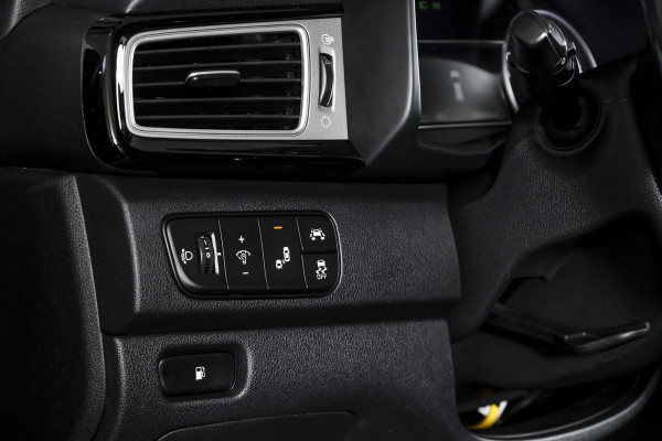 Kia Niro 1.6 GDi Hybrid 105 PK ExecutiveLine - Automaat | Adapt. Cruise | Stuur-+stoelverw. + Ventilatie | Elek. Stoel | PDC | Camera | NAV + App. Connect | ECC | Afn. Trekhaak | LM 18" |