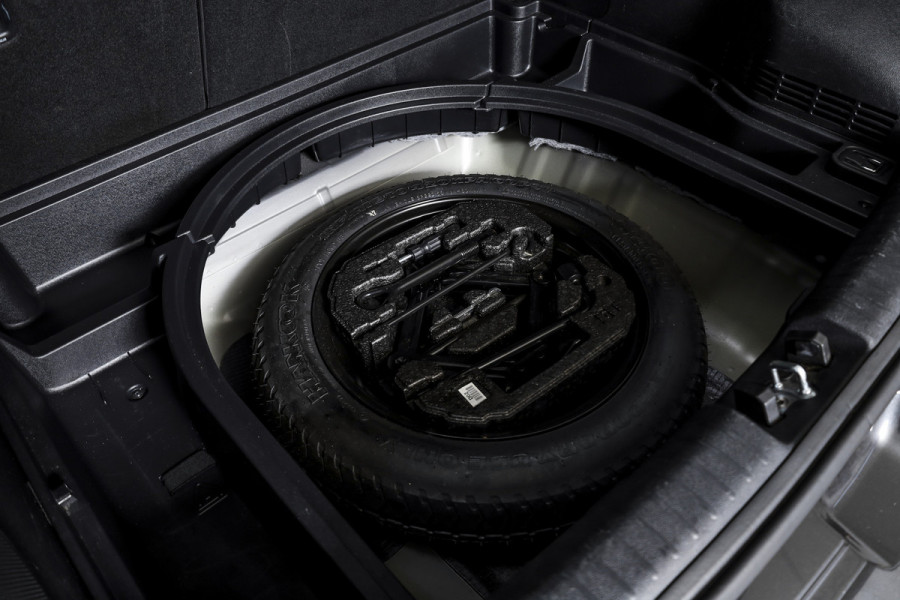 Kia Niro 1.6 GDi Hybrid 105 PK ExecutiveLine - Automaat | Adapt. Cruise | Stuur-+stoelverw. + Ventilatie | Elek. Stoel | PDC | Camera | NAV + App. Connect | ECC | Afn. Trekhaak | LM 18" |