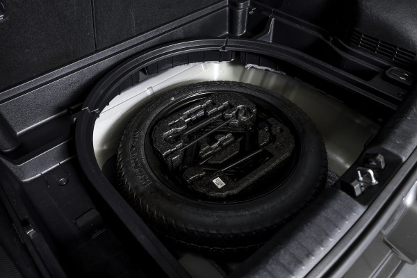 Kia Niro 1.6 GDi Hybrid 105 PK ExecutiveLine - Automaat | Adapt. Cruise | Stuur-+stoelverw. + Ventilatie | Elek. Stoel | PDC | Camera | NAV + App. Connect | ECC | Afn. Trekhaak | LM 18" |