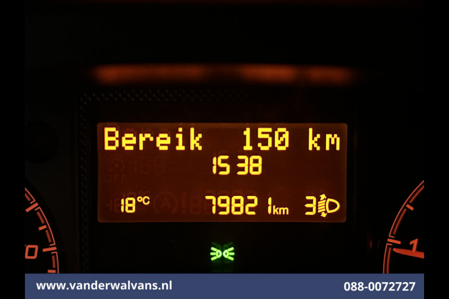 Peugeot Boxer 2.2 BlueHDi 141pk Bakwagen Laadklep Euro6 Airco | Cruisecontrol | 985kg laadvermogen Bijrijdersbank
