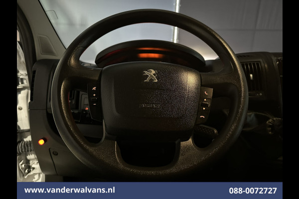 Peugeot Boxer 2.2 BlueHDi 141pk Bakwagen Laadklep Euro6 Airco | Cruisecontrol | 985kg laadvermogen Bijrijdersbank