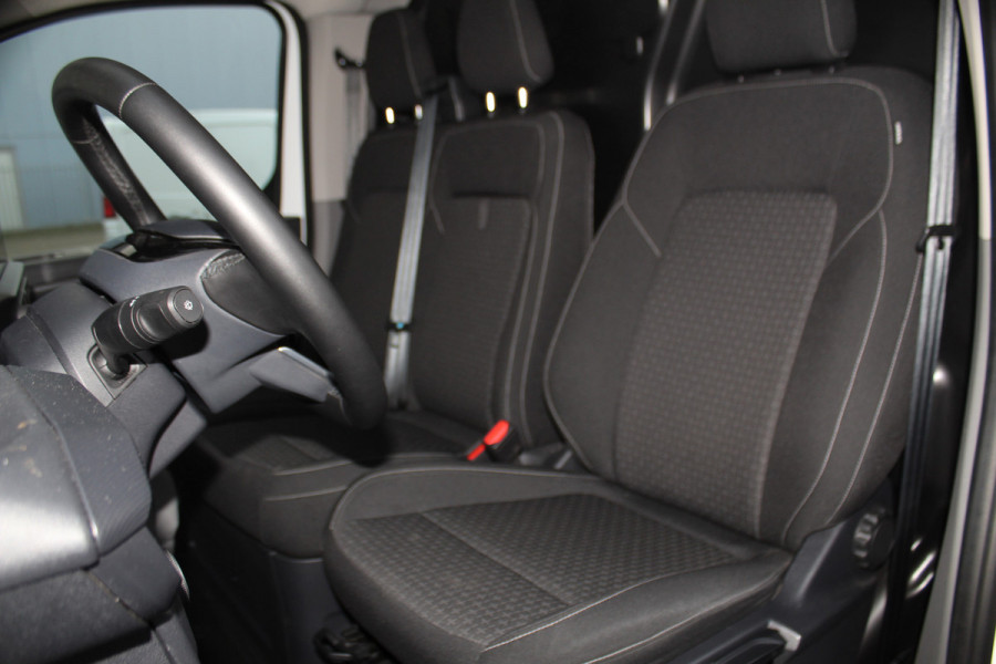Ford Transit Custom 320 2.0-136 pk TDCI L1H1 Trend. Fabr. garantie tot 09-2028. Adaptive Cruise Control, Navigatie, Camera, PDC V+A, Apple Carplay/Android auto, LED verl., Laadruimte bekleed, Bijrijdersbank, Spiegel-, stoel en voorraamverw. etc.