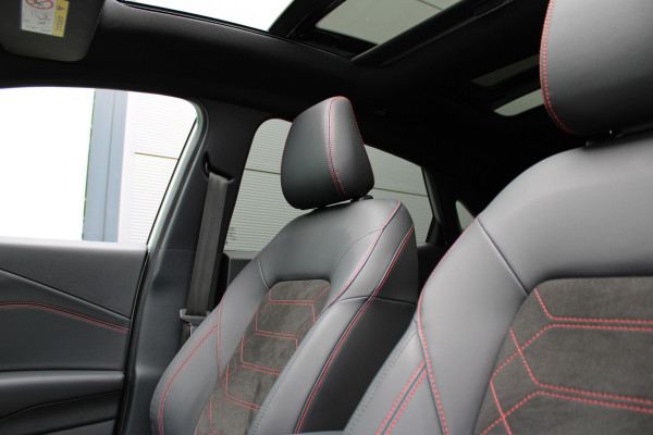 Ford Puma 1.0 EcoBoost Hybrid ST-Line X | Nieuw model | Panoramadak | Trekhaak | BLIS | Carplay | Camera  | Adaptieve cruise