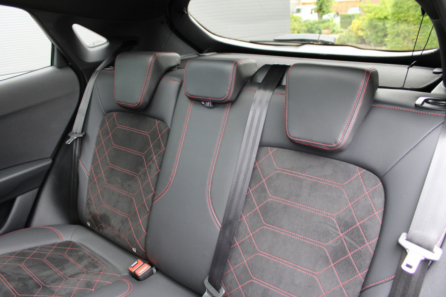 Ford Puma 1.0 EcoBoost Hybrid ST-Line X | Nieuw model | Panoramadak | Trekhaak | BLIS | Carplay | Camera  | Adaptieve cruise