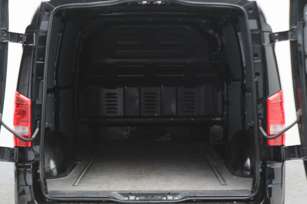 Mercedes-Benz Vito 116 CDI Automaat 3-Zits, Climate, Cruise, Navigatie, Bluetooth, PDC, LED, Side Steps, 19''
