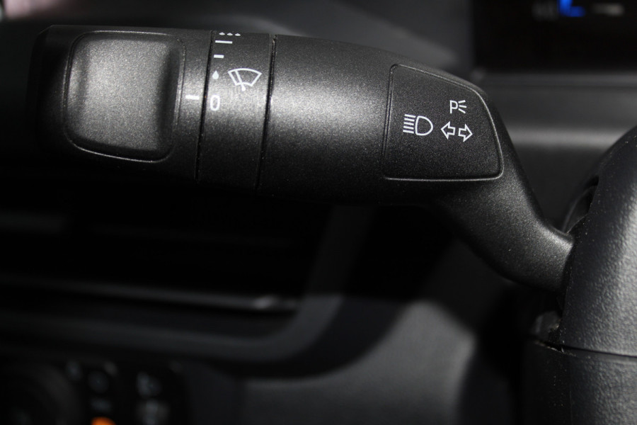 Ford Transit Custom 320 2.0-136 pk TDCI L1H1 Trend. Fabr. garantie tot 09-2028. Adaptive Cruise Control, Navigatie, Camera, PDC V+A, Apple Carplay/Android auto, LED verl., Laadruimte bekleed, Bijrijdersbank, Spiegel-, stoel en voorraamverw. etc.