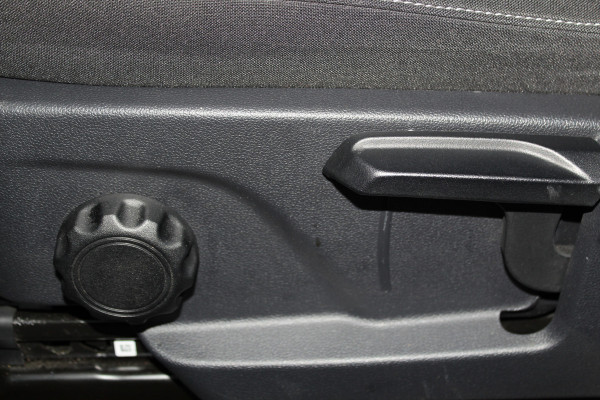 Ford Transit Custom 320 2.0-136 pk TDCI L1H1 Trend. Fabr. garantie tot 09-2028. Adaptive Cruise Control, Navigatie, Camera, PDC V+A, Apple Carplay/Android auto, LED verl., Laadruimte bekleed, Bijrijdersbank, Spiegel-, stoel en voorraamverw. etc.