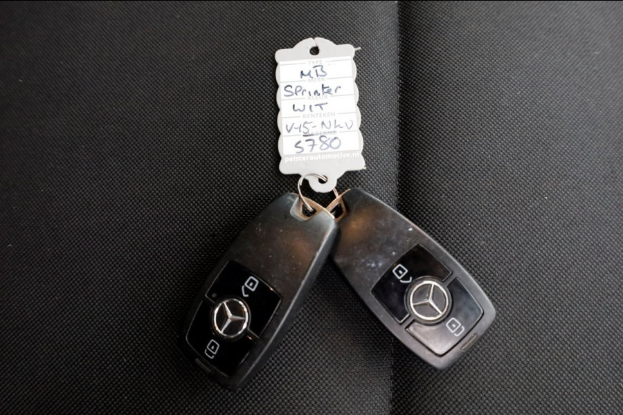 Mercedes-Benz Sprinter 317 CDI 170pk RWD L2H2 D.C. LED/Navi/Camera/Trekhaak 3500kg 03-2021