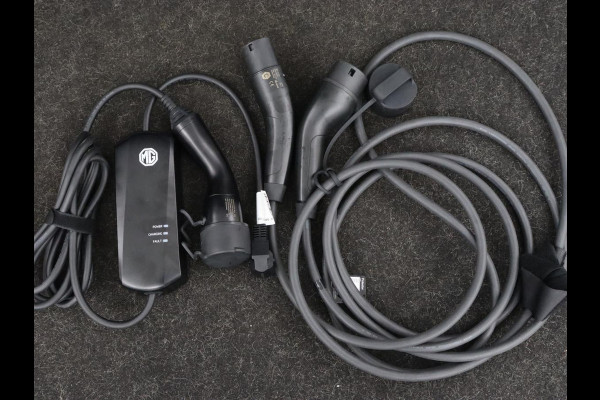 MG 4 Luxury 64 kWh | Stoel & stuurverwarming | Warmtepomp | Adaptive cruise | 360 Camera | Carplay | Keyless | Navigatie | File Assistent | Half leder