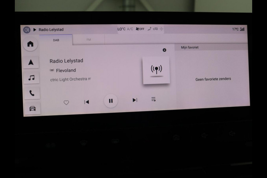 MG 4 Luxury 64 kWh | Stoel & stuurverwarming | Warmtepomp | Adaptive cruise | 360 Camera | Carplay | Keyless | Navigatie | File Assistent | Half leder