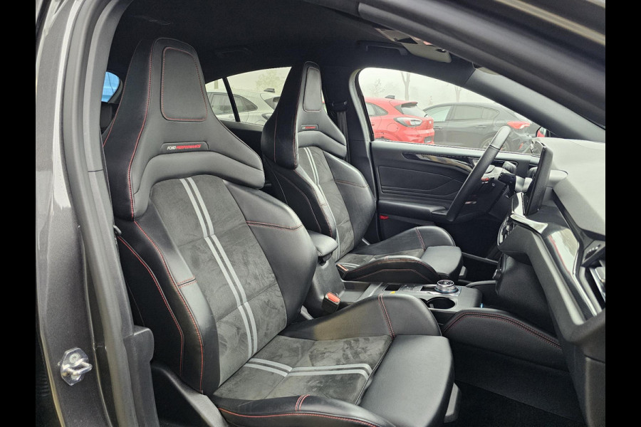 Ford Focus 2.3 EcoBoost ST-X | 280pk Automaat! | Winter Pack | AGR-stoelen | Camera | Bang&Olufsen | Head up Display | BLIS | Extra wielset!