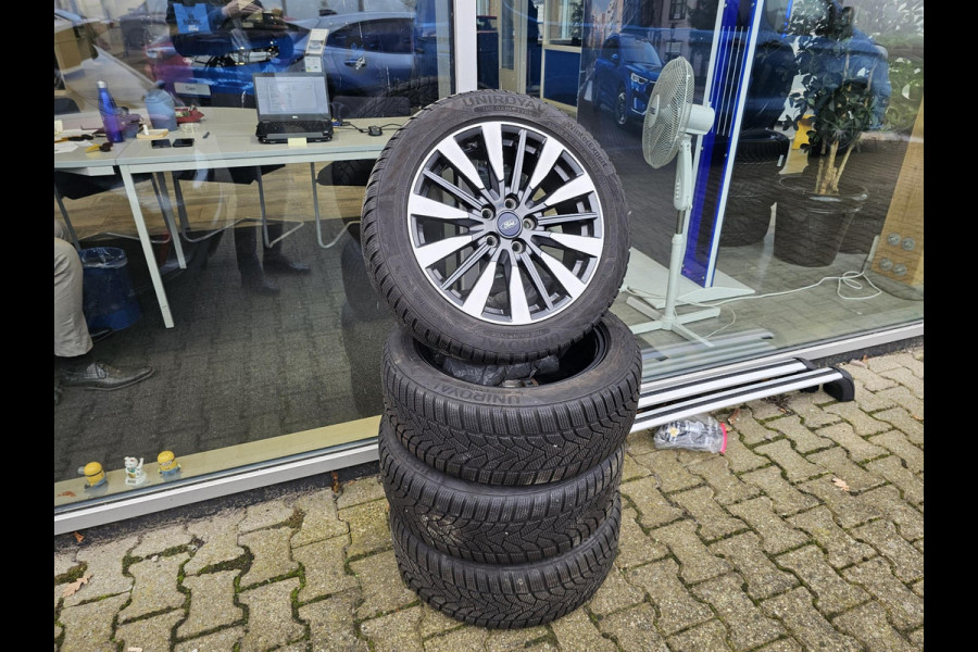 Ford Focus 2.3 EcoBoost ST-X | 280pk Automaat! | Winter Pack | AGR-stoelen | Camera | Bang&Olufsen | Head up Display | BLIS | Extra wielset!