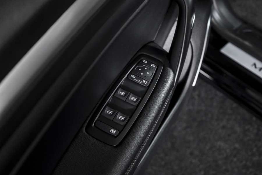 Renault MEGANE Estate 1.2 TCe 130 PK GT-Line | Cruise | PDC | Camera | Afn. Trekhaak | NAV + App. Connect | ECC | DAB | LM 18" |