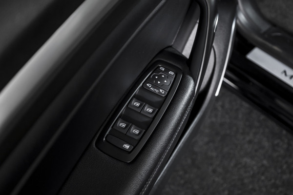 Renault MEGANE Estate 1.2 TCe 130 PK GT-Line | Cruise | PDC | Camera | Afn. Trekhaak | NAV + App. Connect | ECC | DAB | LM 18" |