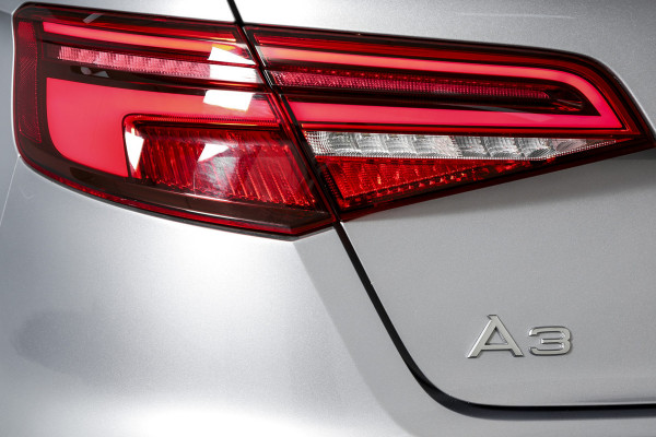 Audi A3 Sportback 1.0 TFSI 115 PK Sport Lease Edition - Automaat Orig. NL | Cruise | Afn. Trekhaak | PDC | NAV | Airco | LED | LM 16" |