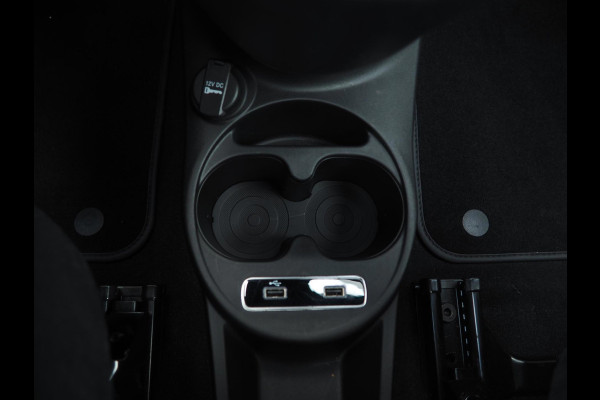 Abarth 595C 1.4 T-Jet 180PK Competizione / Brembo / Carbon / Carplay / Navi / DAB+ / Sabelt / Climate control