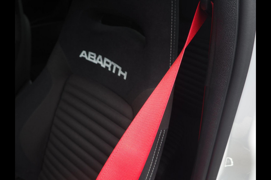 Abarth 595C 1.4 T-Jet 180PK Competizione / Brembo / Carbon / Carplay / Navi / DAB+ / Sabelt / Climate control