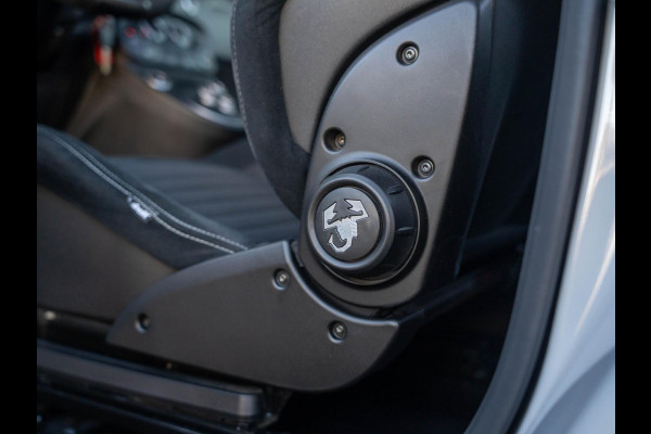 Abarth 595C 1.4 T-Jet 180PK Competizione / Brembo / Carbon / Carplay / Navi / DAB+ / Sabelt / Climate control