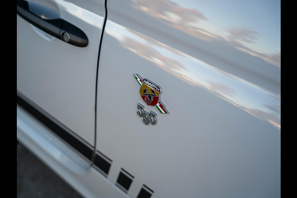 Abarth 595C 1.4 T-Jet 180PK Competizione / Brembo / Carbon / Carplay / Navi / DAB+ / Sabelt / Climate control