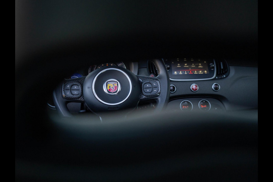 Abarth 595C 1.4 T-Jet 180PK Competizione / Brembo / Carbon / Carplay / Navi / DAB+ / Sabelt / Climate control
