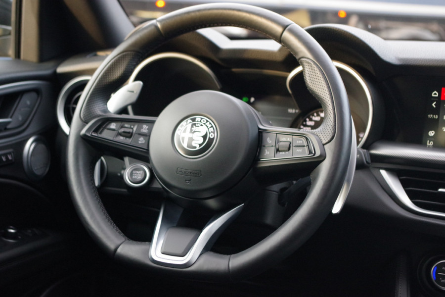 Alfa Romeo Stelvio 2.0 T 280 PK AWD Q4 Veloce, Adap. Onderstel, Panoramadak, Trekhaak, H/K Sound, Lederen Sportstoelen