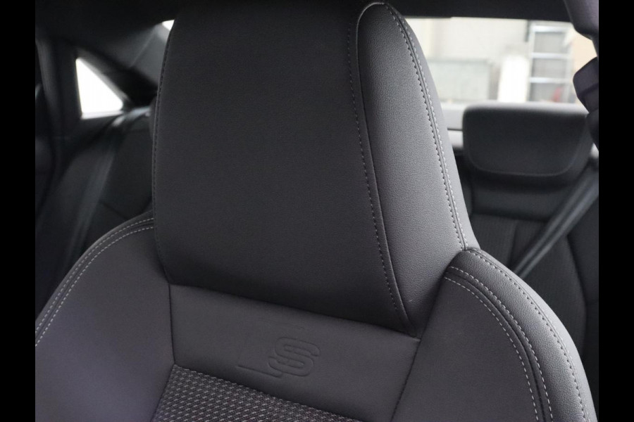 Audi A3 30 TFSI edition one | Stoelverwarming | Matrix LED | Virtual Cockpit | Carplay | Half leder | Navigatie | Parkeerhulp