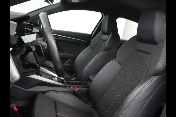 Audi A3 30 TFSI edition one | Stoelverwarming | Matrix LED | Virtual Cockpit | Carplay | Half leder | Navigatie | Parkeerhulp