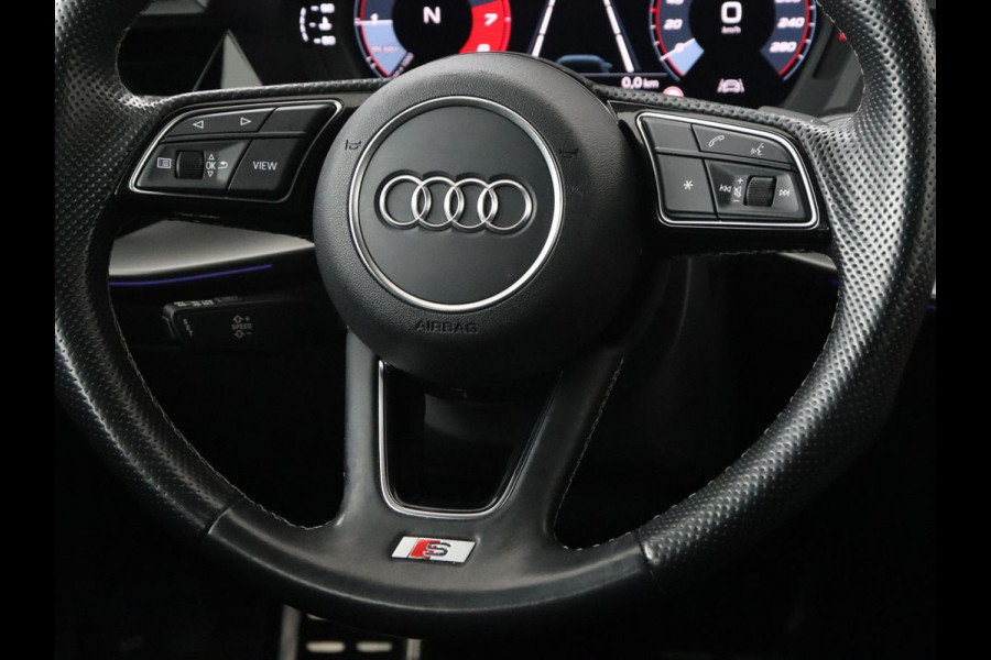Audi A3 30 TFSI edition one | Stoelverwarming | Matrix LED | Virtual Cockpit | Carplay | Half leder | Navigatie | Parkeerhulp