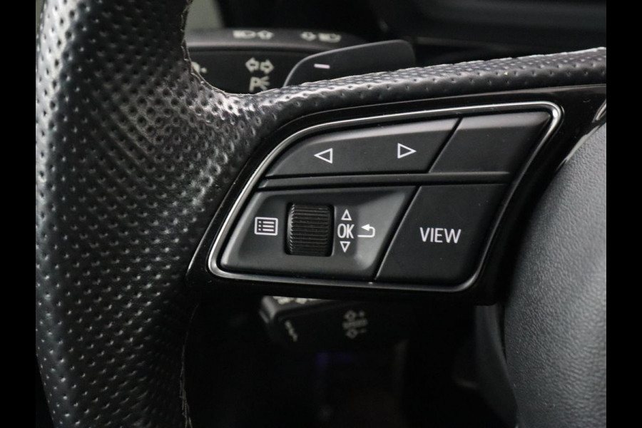 Audi A3 30 TFSI edition one | Stoelverwarming | Matrix LED | Virtual Cockpit | Carplay | Half leder | Navigatie | Parkeerhulp