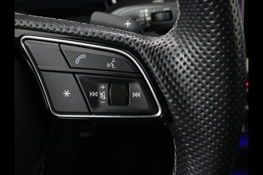 Audi A3 30 TFSI edition one | Stoelverwarming | Matrix LED | Virtual Cockpit | Carplay | Half leder | Navigatie | Parkeerhulp