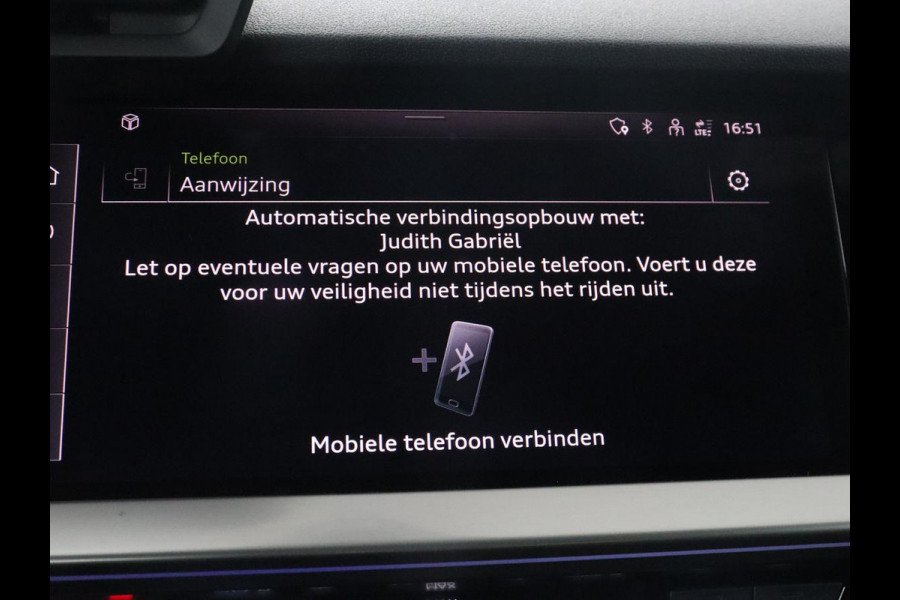Audi A3 30 TFSI edition one | Stoelverwarming | Matrix LED | Virtual Cockpit | Carplay | Half leder | Navigatie | Parkeerhulp